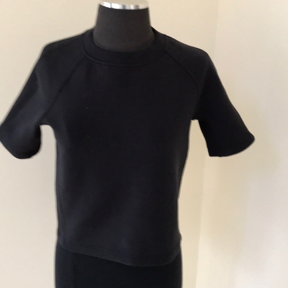 LULULEMON size 4 Black Short short sleeve sports Top - Picture 1 of 7